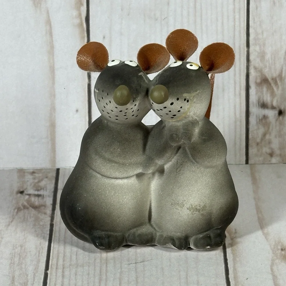 Vintage 2 Mouse Hugging Decor Figurine Shelf Sitter USA  3
